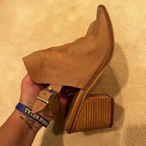 chinese laundry peep toe heels